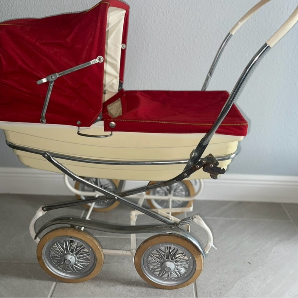 Itkin Vintage Red and Cream Baby Stroller
